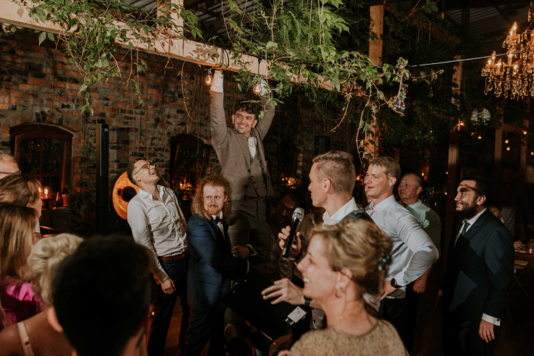 Slub-koscielny-w-plenerze 112