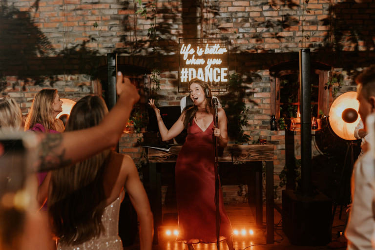 Slub-koscielny-w-plenerze 114