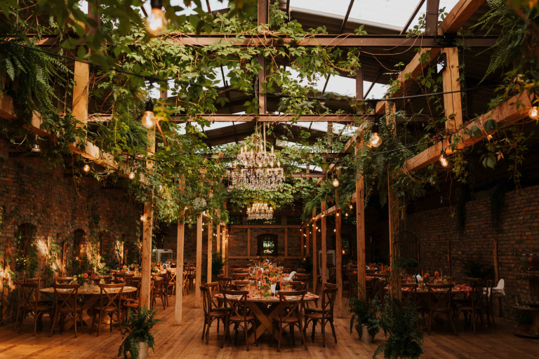 Slub-koscielny-w-plenerze 57