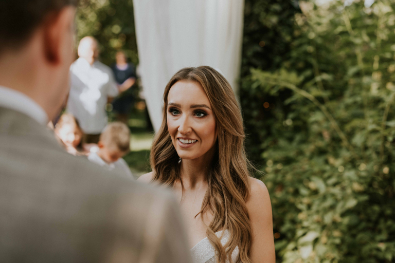 Slub-koscielny-w-plenerze 60