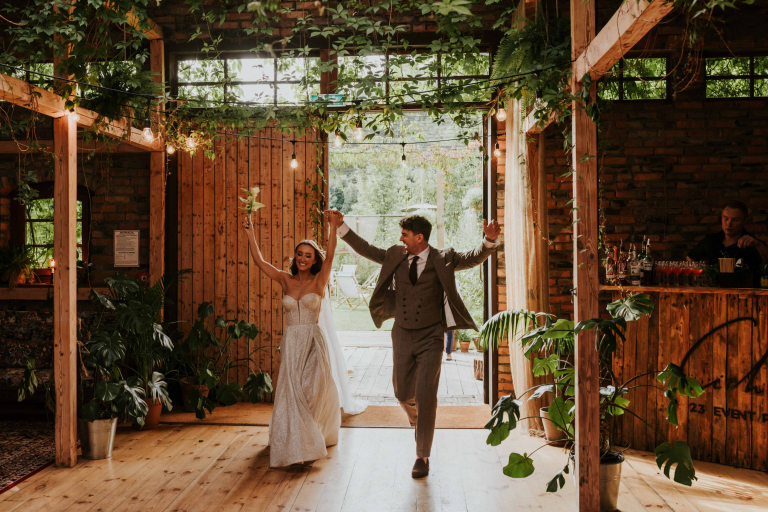 Slub-koscielny-w-plenerze 68