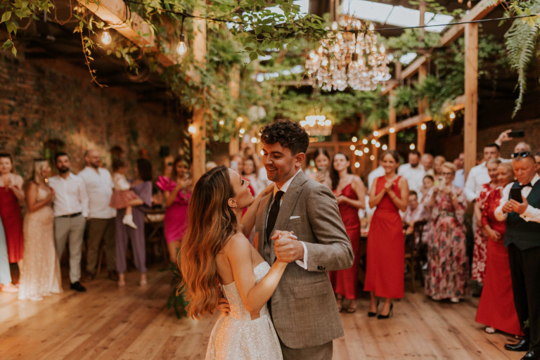 Slub-koscielny-w-plenerze 78