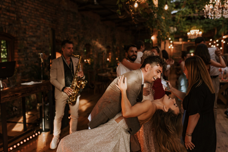 Slub-koscielny-w-plenerze 79